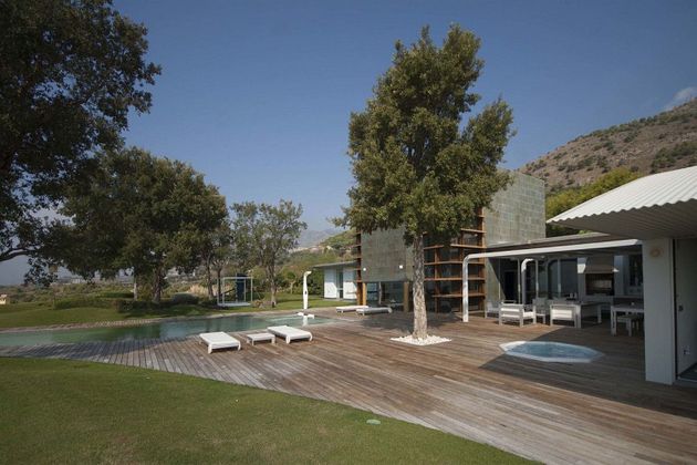 Foto 2 de Venta de chalet en calle Granada de 4 habitaciones con terraza y piscina