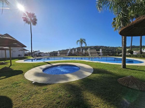 Foto 2 de Pis en venda a La Alcaidesa de 3 habitacions amb terrassa i piscina