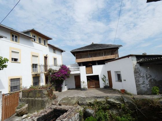 Foto 1 de Casa en venda a Valdés de 6 habitacions amb garatge i jardí