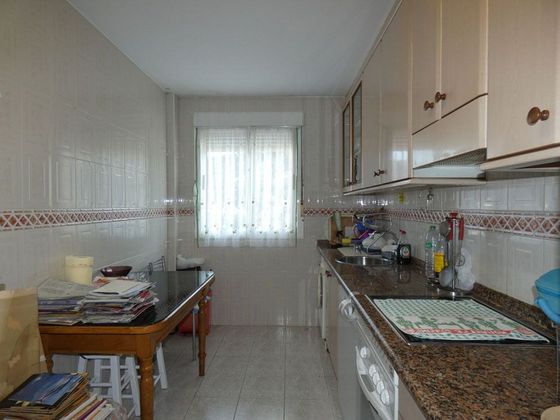 Foto 2 de Dúplex en venda a Valdés de 4 habitacions amb garatge i calefacció