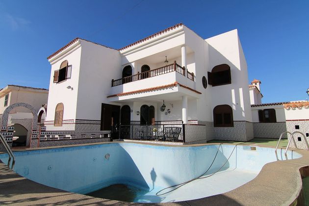 Foto 1 de Xalet en venda a Arguineguín de 4 habitacions amb terrassa i piscina