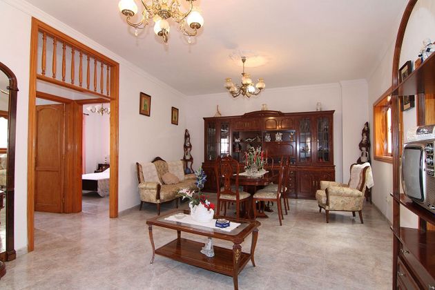 Foto 1 de Venta de chalet en Burrero de 5 habitaciones con terraza y garaje