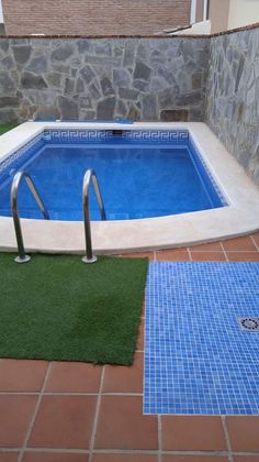 Foto 1 de Casa adosada en venta en calle Mirto de 5 habitaciones con terraza y piscina