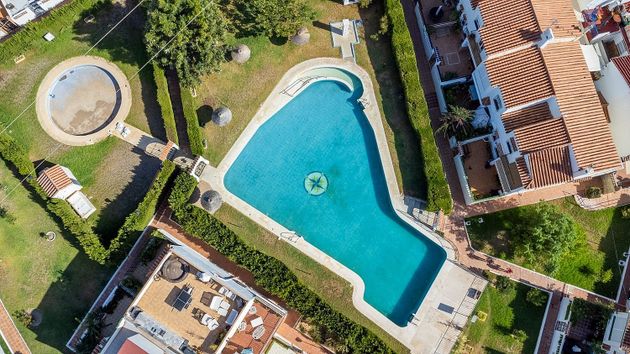 Foto 1 de Casa en venta en calle Almijara de 3 habitaciones con terraza y piscina