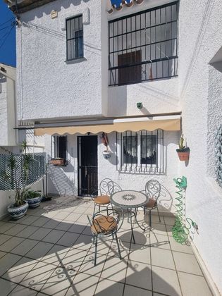 Foto 1 de Casa adossada en venda a urbanización Cerro Marino de 2 habitacions amb terrassa i piscina