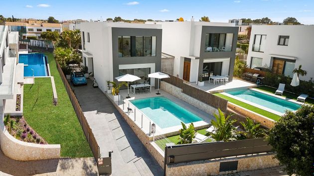Foto 2 de Casa en venda a calle De Falco de 3 habitacions amb terrassa i piscina