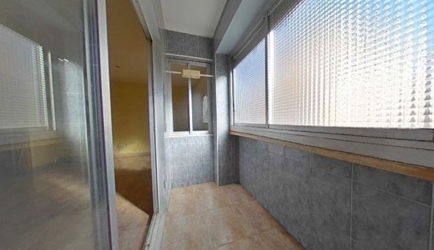 Foto 2 de Piso en venta en Centre - Sabadell de 2 habitaciones con terraza y calefacción