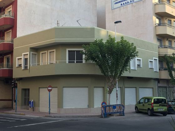 Foto 1 de Venta de edificio en calle De Orihuela de 269 m²