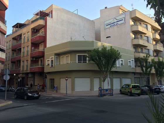 Foto 2 de Edifici en venda a calle De Orihuela de 269 m²