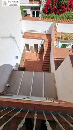 Foto 2 de Xalet en venda a Sant Andreu de Palomar de 3 habitacions amb terrassa i balcó