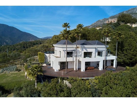 Foto 1 de Casa adossada en venda a Istán de 5 habitacions amb terrassa i piscina
