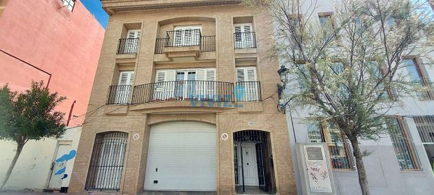 Foto 2 de Casa en venda a El Cabanyal- El Canyamelar de 6 habitacions amb terrassa i garatge