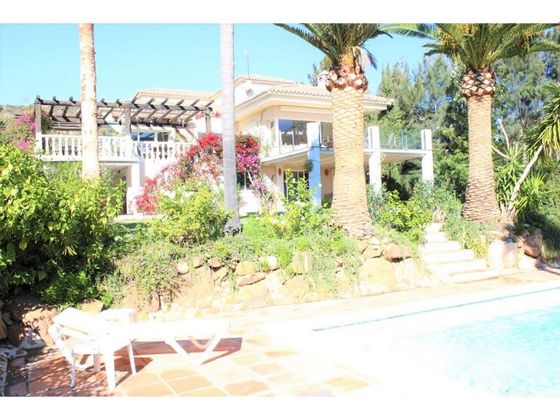 Foto 2 de Casa en venda a Chullera de 5 habitacions amb terrassa i piscina