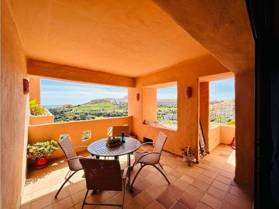 Foto 2 de Pis en venda a San Luis de Sabinillas de 2 habitacions amb terrassa i piscina