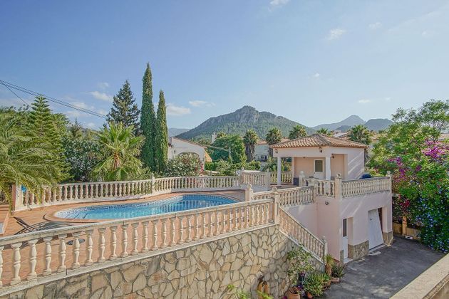 Foto 2 de Casa en venda a Orba de 6 habitacions amb terrassa i piscina