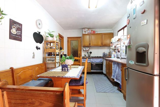 Foto 2 de Casa en venta en Riba-roja de Túria de 4 habitaciones con terraza y jardín