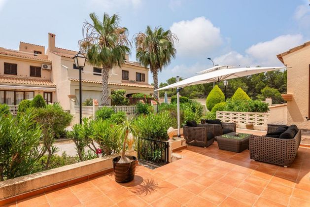Foto 2 de Casa adossada en venda a Gran Alacant de 4 habitacions amb terrassa i piscina
