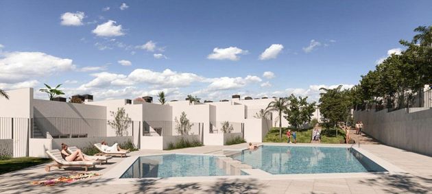 Foto 1 de Venta de chalet en Monforte del Cid de 3 habitaciones con terraza y piscina