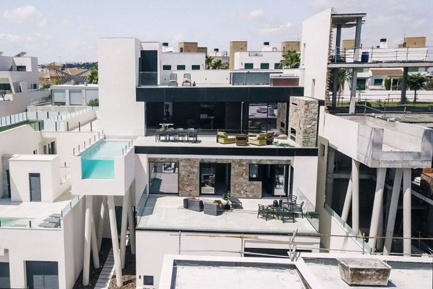 Foto 1 de Xalet en venda a Ciudad Quesada de 3 habitacions amb terrassa i piscina