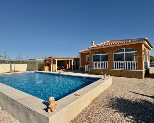 Foto 1 de Casa adossada en venda a Catral de 3 habitacions amb terrassa i piscina