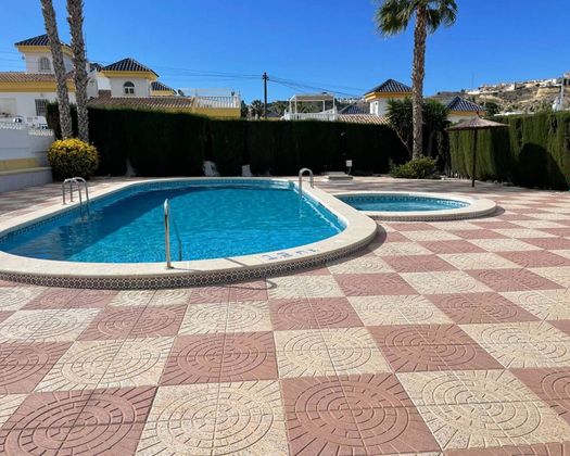 Foto 2 de Chalet en venta en Rojales de 2 habitaciones con terraza y piscina