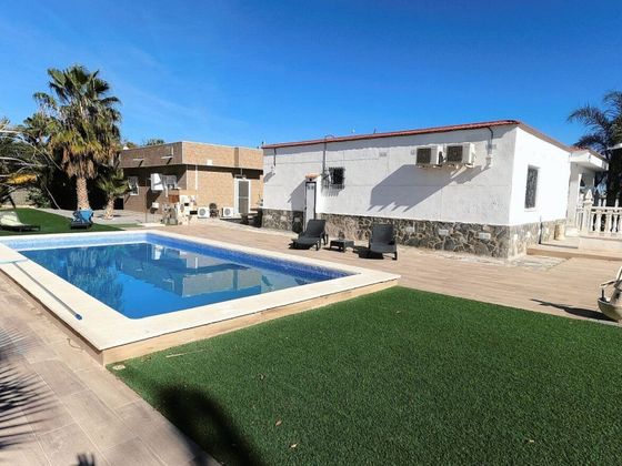 Foto 1 de Chalet en venta en Regueral - Prat d'en Forés de 7 habitaciones con piscina y jardín