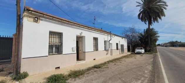 Foto 1 de Venta de casa rural en Almoradí de 3 habitaciones con garaje y jardín