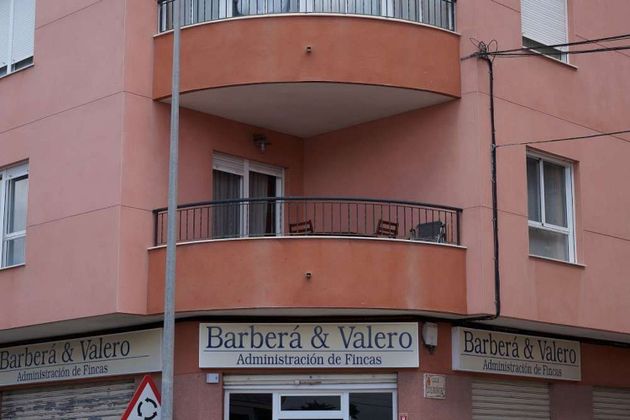 Foto 2 de Venta de piso en Almoradí de 3 habitaciones con balcón y aire acondicionado
