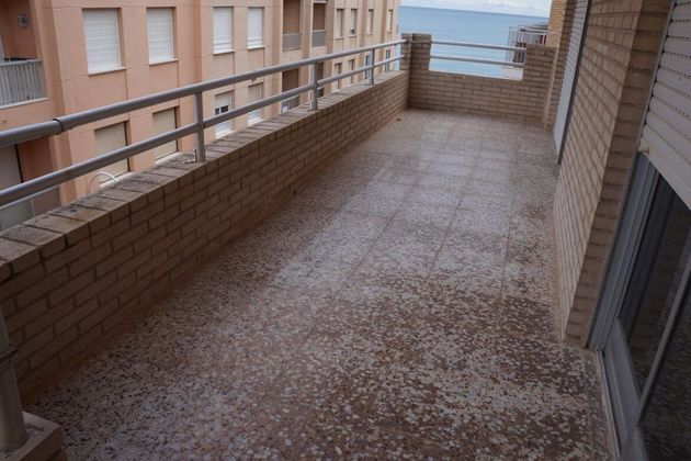 Foto 2 de Pis en venda a Guardamar Playa de 4 habitacions amb terrassa i ascensor