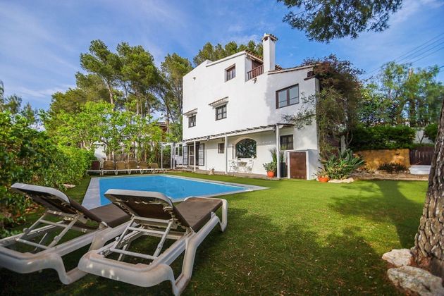 Foto 1 de Casa en venda a La Muntanyeta - La Franquesa de 5 habitacions amb piscina i garatge