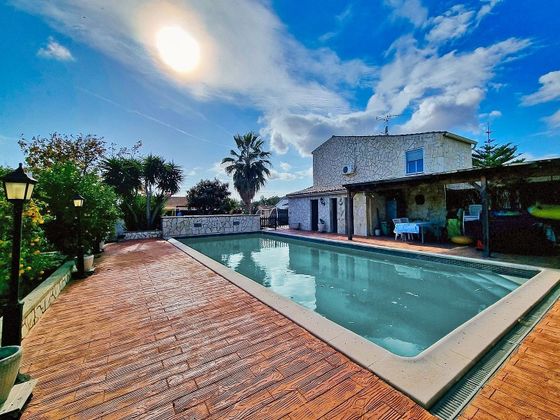 Foto 1 de Casa en venda a Albinyana de 5 habitacions amb piscina i garatge