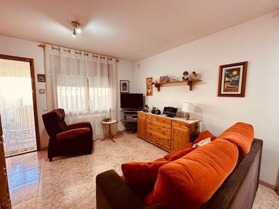 Foto 2 de Casa adossada en venda a Santa Oliva de 3 habitacions amb terrassa i calefacció