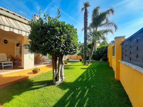 Foto 2 de Casa en venda a La Muntanyeta - La Franquesa de 4 habitacions amb terrassa i piscina