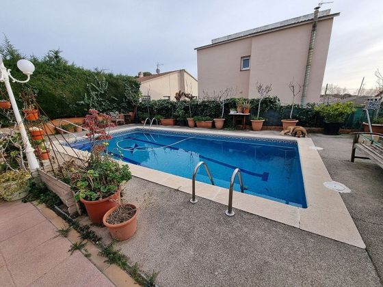 Foto 2 de Venta de casa en La Muntanyeta - La Franquesa de 4 habitaciones con terraza y piscina