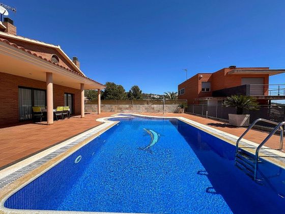 Foto 2 de Casa en venta en Centro - Roda de Barà de 4 habitaciones con terraza y piscina