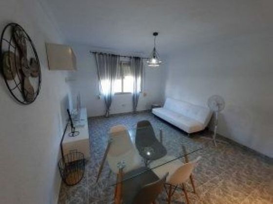 Foto 2 de Pis en lloguer a calle De la Gomera de 3 habitacions amb mobles i balcó
