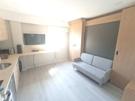 Foto 2 de Estudio en alquiler en calle Dels Sants Just i Pastor con muebles y aire acondicionado