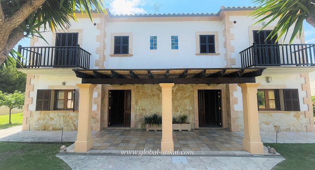Foto 2 de Casa en venda a Cales de Mallorca de 8 habitacions amb terrassa i piscina