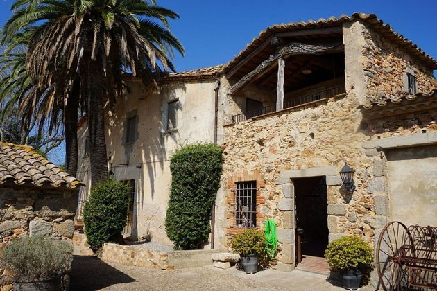 Foto 2 de Venta de casa rural en Vila de Palafrugell - Llofriu - Barceloneta de 6 habitaciones con terraza y piscina