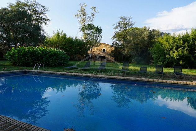 Foto 1 de Casa rural en venda a Llagostera de 7 habitacions amb terrassa i piscina
