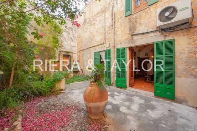 Foto 1 de Casa adossada en venda a Campos de 6 habitacions amb garatge