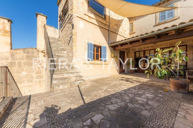 Foto 1 de Casa adossada en venda a Petra de 4 habitacions amb terrassa
