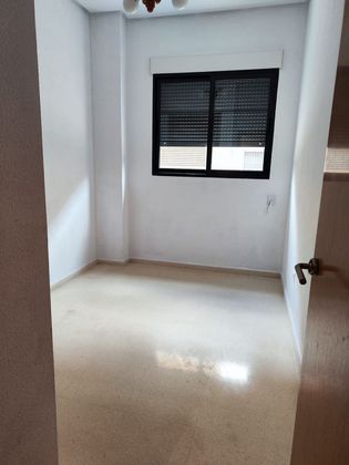 Foto 1 de Venta de piso en calle Mestre Serrano de 2 habitaciones con calefacción y ascensor