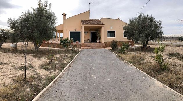 Foto 2 de Venta de chalet en calle Partida Valverde de 3 habitaciones con terraza y jardín