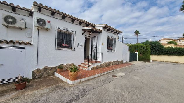 Foto 1 de Venta de casa en Pinar del Advocat - Cometa de 2 habitaciones con terraza y piscina