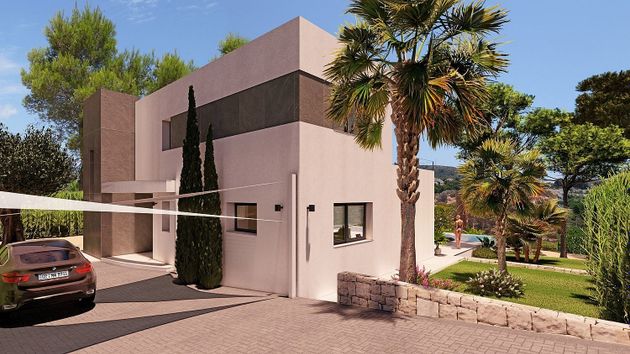 Foto 2 de Casa en venta en Casco Urbano de 4 habitaciones con piscina y garaje