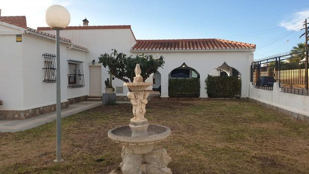 Foto 1 de Xalet en venda a La Siesta - El Salado - Torreta de 3 habitacions amb terrassa i garatge