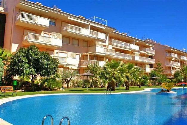 Foto 2 de Ático en venta en calle Burdeos Montañar de 3 habitaciones con terraza y piscina