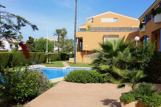 Foto 2 de Dúplex en venda a calle Esparta de 3 habitacions amb terrassa i piscina