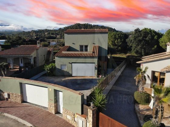 Foto 2 de Casa en venda a Mont-Ras de 4 habitacions amb terrassa i garatge